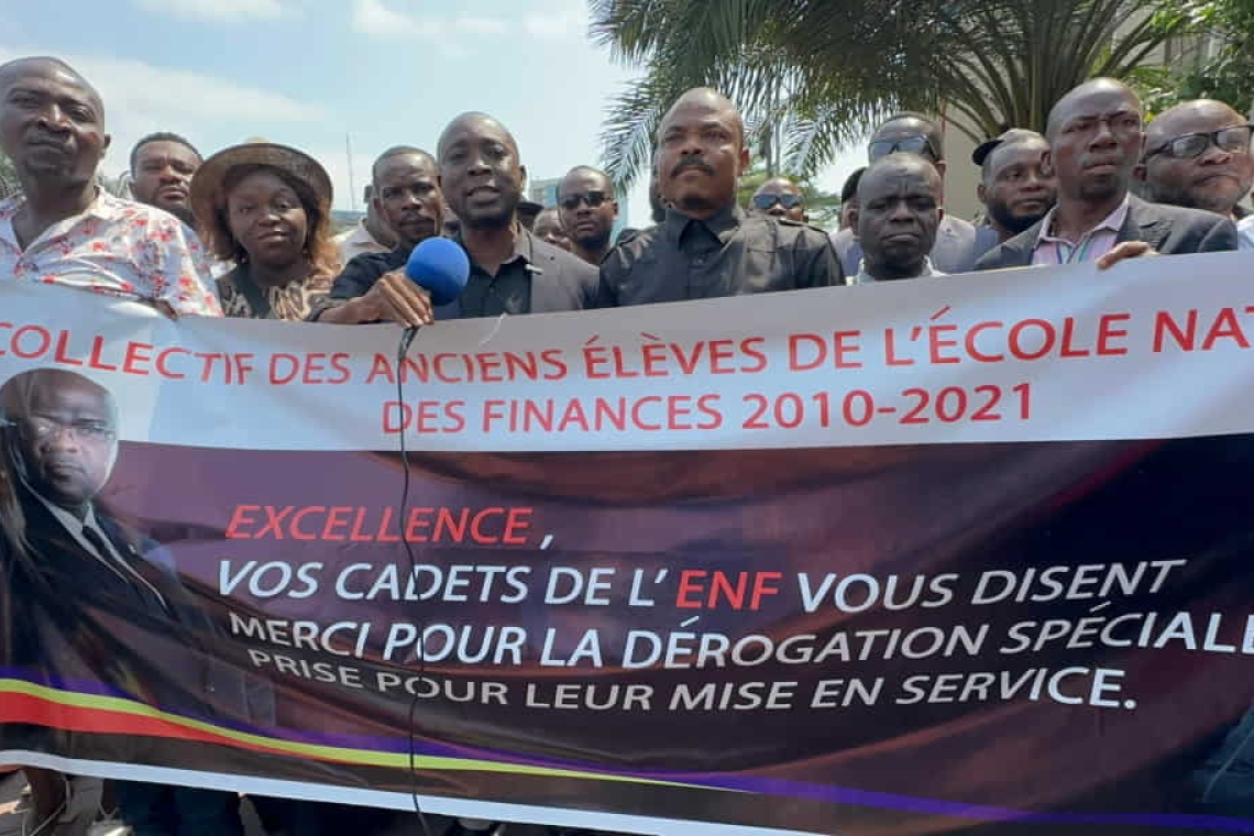 Le Ministre des finances Doudou Fwamba normalise la vie professionnelle des étudiants de l’ENF de la promotion 2010 après 14 ans d’attente