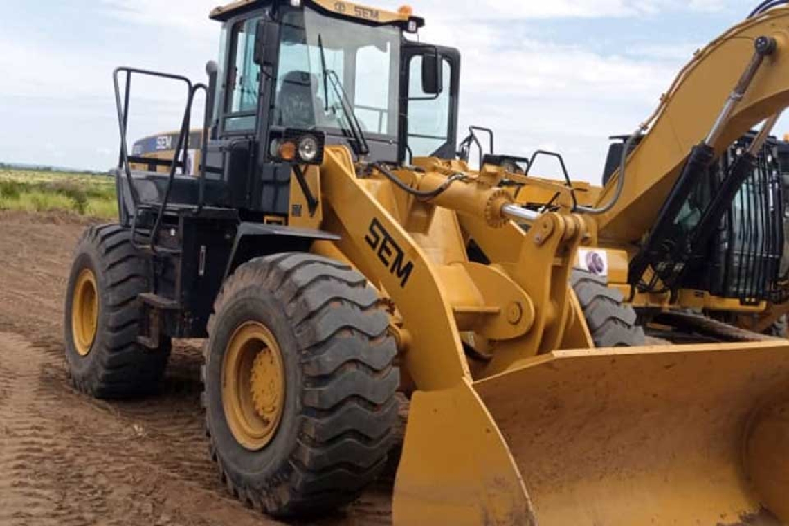 La première ministre en inspectrice des travaux pour la route Kananga- Kalamba mbuji