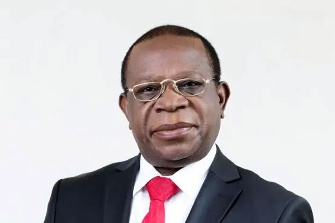 Le ridicule ne tue pas les politiciens congolais : Bahati Lukwebo demande pardon